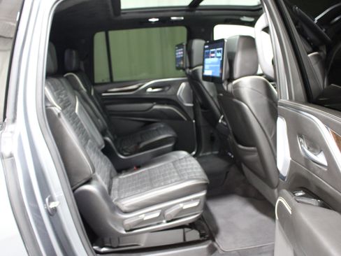 Used 2022 Cadillac Escalade ESV Sport Platinum AWD/4WD image 29
