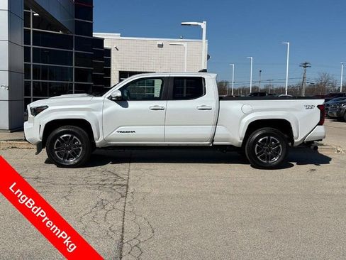 Used 2025 Toyota Tacoma TRD Sport w/ TRD Sport Premium Package AWD/4WD image 6