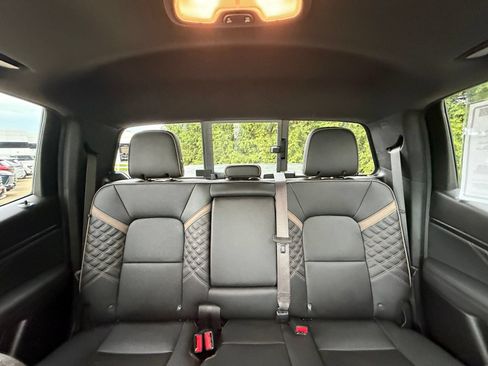 Used 2025 GMC Canyon Denali AWD/4WD image 3