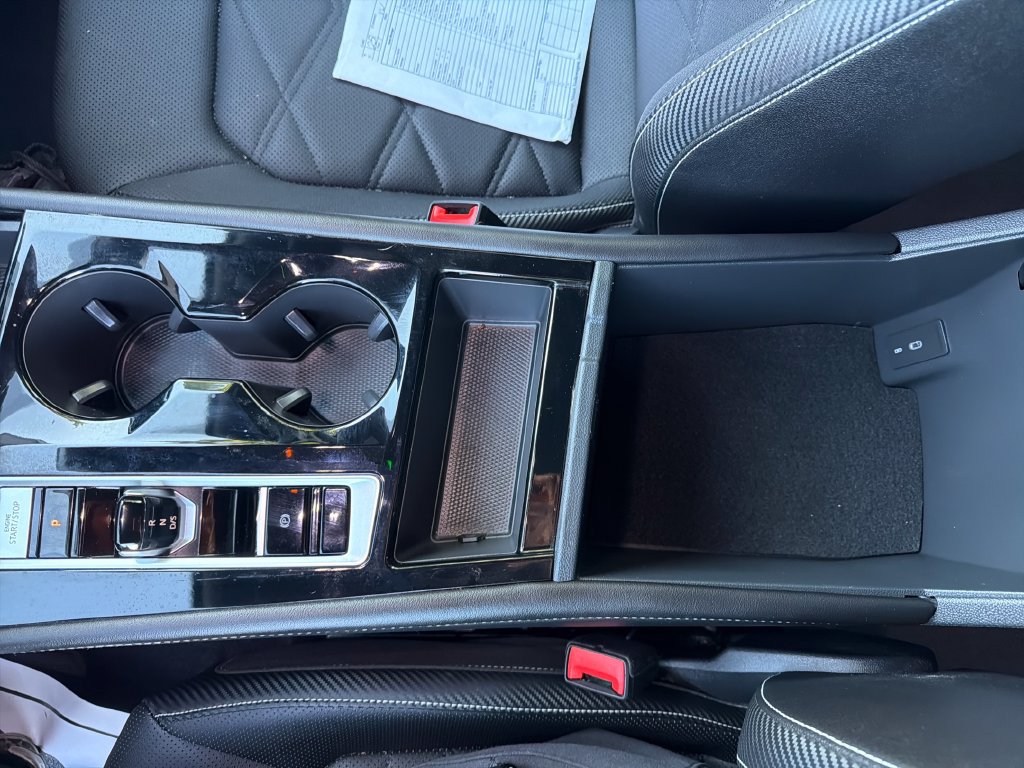 Used 2025 Volkswagen Atlas Cross Sport SE w/ Panoramic Sunroof Package FWD image 24