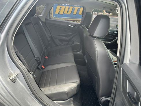 Used 2024 Volkswagen Jetta SE FWD image 16