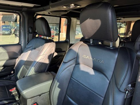 Used 2019 Jeep Wrangler Unlimited Sahara image 23