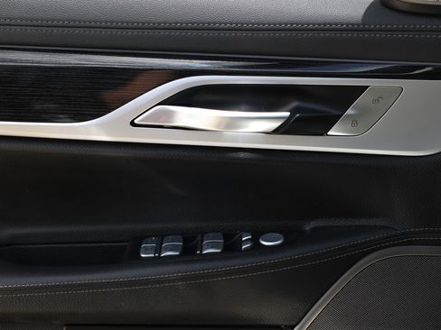 Used 2019 BMW 740i w/ M Sport Package RWD image 56