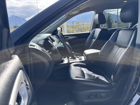 Used 2017 Nissan Pathfinder SL w/ SL Tech Package AWD/4WD image 14