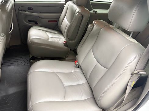 Used 2005 Chevrolet Tahoe Z71 w/ Preferred Equipment Group AWD/4WD image 33