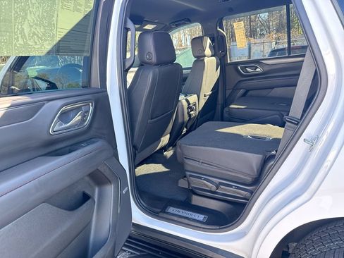 Used 2024 Chevrolet Tahoe RST w/ Luxury Package AWD/4WD image 28