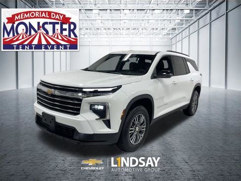 Used 2026 Chevrolet Traverse LT AWD/4WD image 1