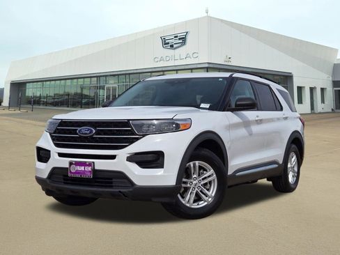 Used 2021 Ford Explorer XLT RWD image 1