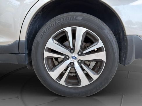 Used 2018 Subaru Outback 2.5i Limited AWD/4WD image 25