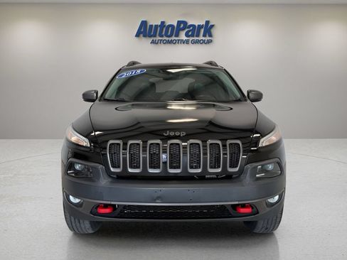 Used 2018 Jeep Cherokee Trailhawk w/ Quick Order Package 27L AWD/4WD image 2