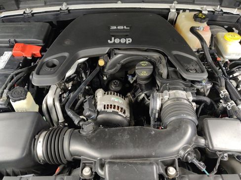 Used 2018 Jeep Wrangler Sport image 30