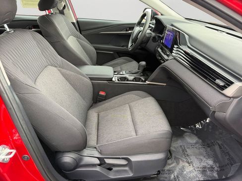 Used 2025 Toyota Camry LE FWD image 8