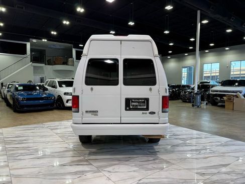 Used 2014 Ford E-250 and Econoline 250 w/ Power Group image 6