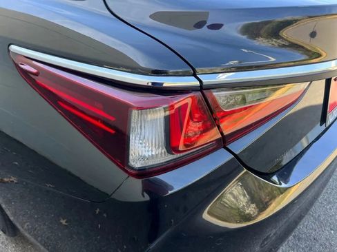 Used 2019 Lexus ES 350 w/ Premium Package FWD image 37