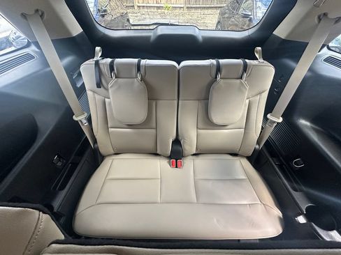 Used 2020 Ford Explorer XLT w/ Equipment Group 202A AWD/4WD image 11