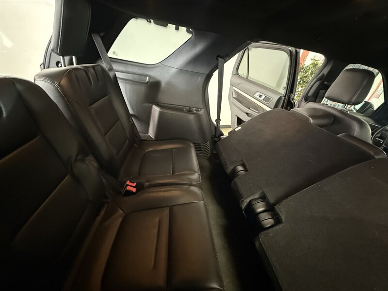 Used 2018 Ford Explorer XLT w/ Equipment Group 202A FWD image 31
