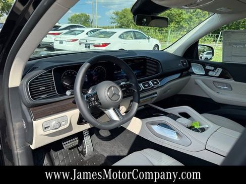 New 2026 Mercedes-Benz GLS 450 4MATIC image 12