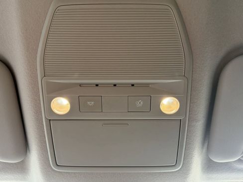 Certified 2025 Nissan Kicks SR image 21