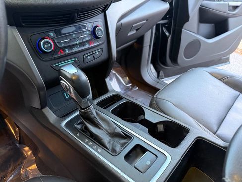 Used 2018 Ford Escape SEL image 16