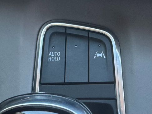 Used 2022 Cadillac Escalade Sport Platinum w/ LPO, ONYX Package image 36