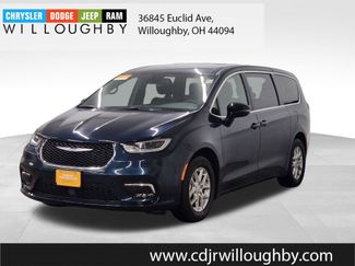 Used 2025 Chrysler Pacifica Select 360° Tour
