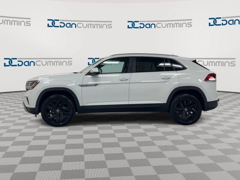 Used 2022 Volkswagen Atlas Cross Sport SE FWD image 5