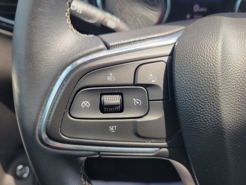 Used 2021 Buick Encore GX Select w/ Sport Touring Package FWD image 18