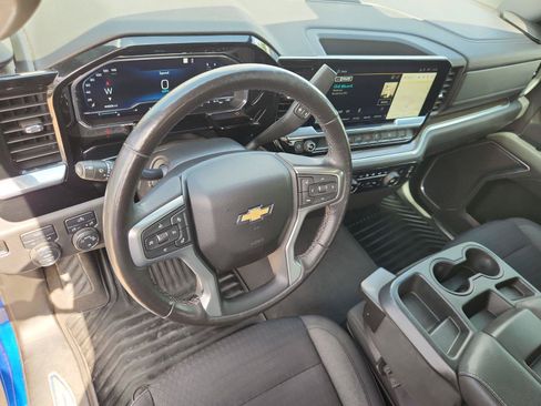 Used 2022 Chevrolet Silverado 1500 LT AWD/4WD image 10