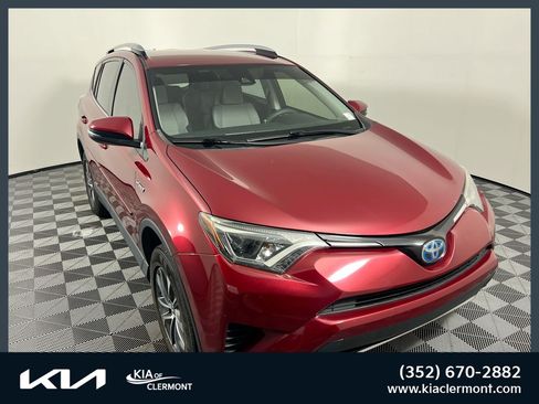 Used 2018 Toyota RAV4 LE w/ Carpet Mat Package AWD/4WD image 1