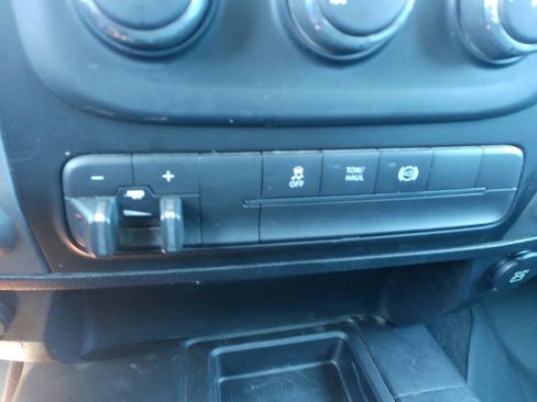 Used 2014 RAM 3500 Tradesman w/ Chrome Appearance Group image 11