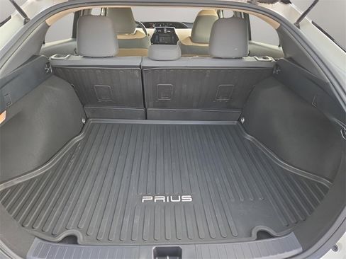 Used 2016 Toyota Prius Two image 16