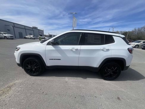 New 2026 Jeep Compass Latitude image 4