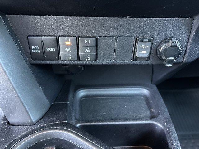 Used 2017 Toyota RAV4 SE FWD image 25