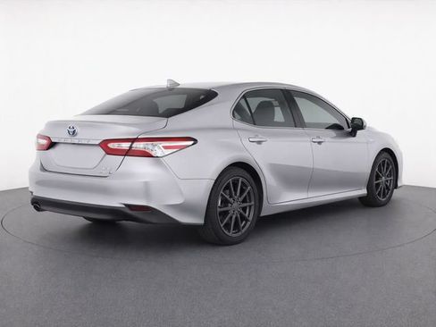 Certified 2020 Toyota Camry XLE FWD image 6