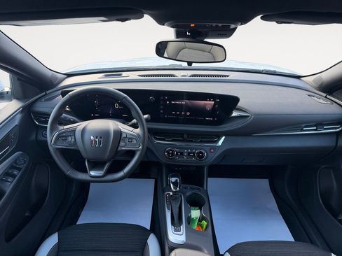 Used 2024 Buick Envista Preferred w/ Convenience I Package image 17