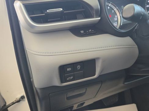Used 2023 Toyota Highlander LE image 14