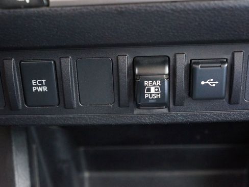 Used 2021 Toyota Tacoma SR5 image 40