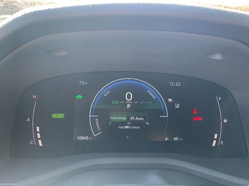 Used 2025 Toyota Camry LE w/ Convenience Package image 30