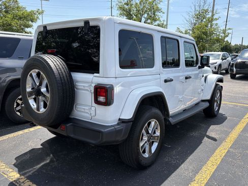 Used 2019 Jeep Wrangler Unlimited Sahara w/ Uconnect 4C Nav & Sound Group AWD/4WD image 4