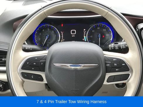 Used 2019 Chrysler Pacifica Limited FWD image 8