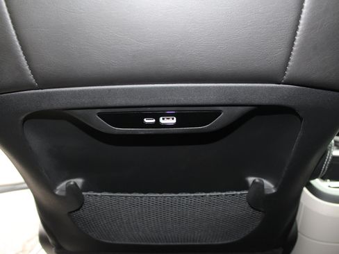 Used 2024 Chrysler Pacifica Select image 45