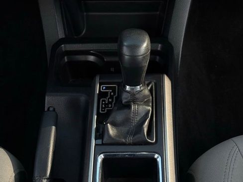 Used 2018 Toyota Tacoma SR5 image 25