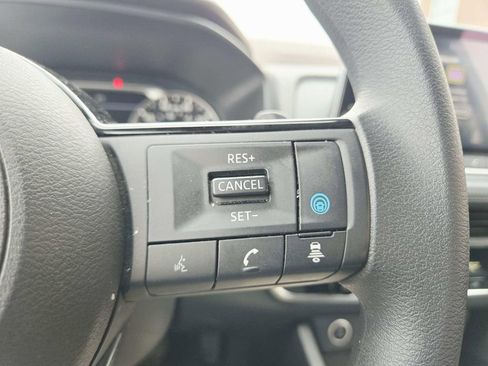 Used 2023 Nissan Rogue SV AWD/4WD image 19