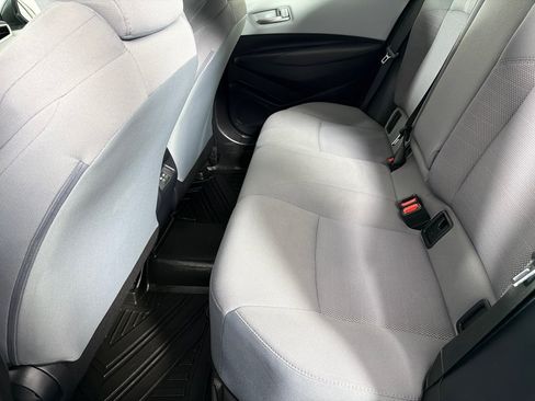 Used 2024 Toyota Corolla SE w/ SE Convenience Package FWD image 17