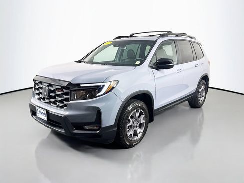 Certified 2023 Honda Passport TrailSport image 3