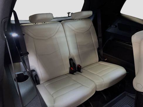 Used 2025 Cadillac XT6 Sport w/ Technology Package AWD/4WD image 29