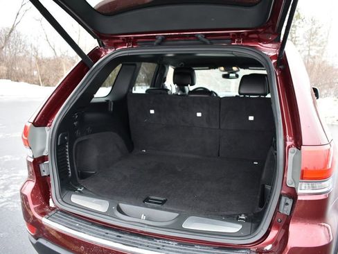 Used 2018 Jeep Grand Cherokee Limited w/ Mopar Chrome Edition Group image 32