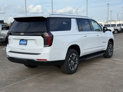 New 2026 Chevrolet Suburban LS image 10
