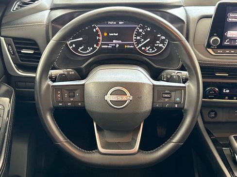 Used 2025 Nissan Rogue SV FWD image 19