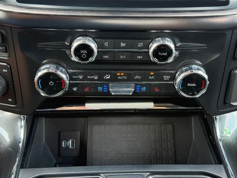 Used 2022 Ford F150 Lariat w/ Equipment Group 502A High AWD/4WD image 18